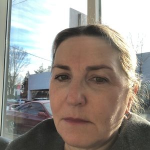 Meet your Posher, Claudia